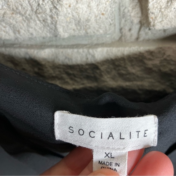 Socialite V Neck Cami Tank  Top - Picture 4 of 5